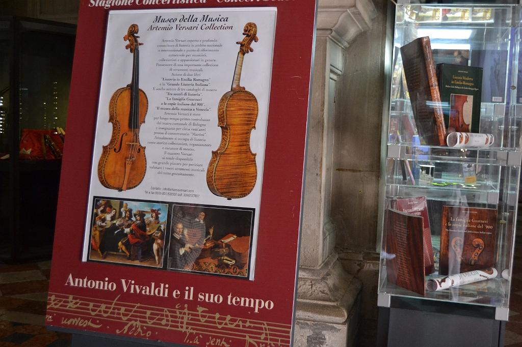 aDSC_0366_Naast Marco Polo was ook Vivaldi een illustere inwoner van Venetie.JPG